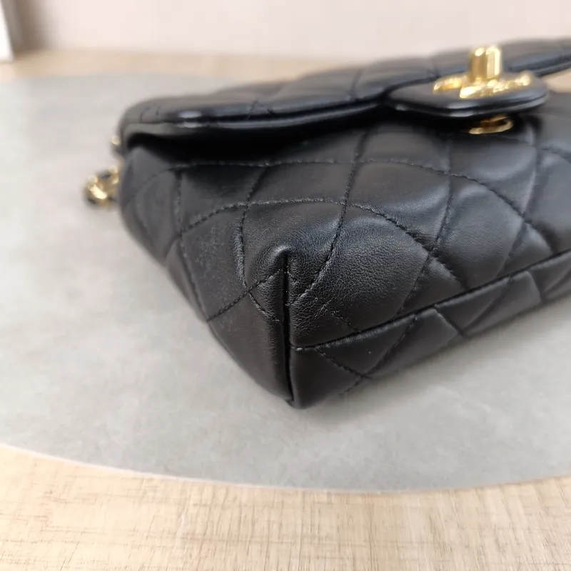 Chanel Crossbody Bag24b Crossbody Bag Black Lambskinmini18 × 6 × 11 cm — detail view 10 of 15