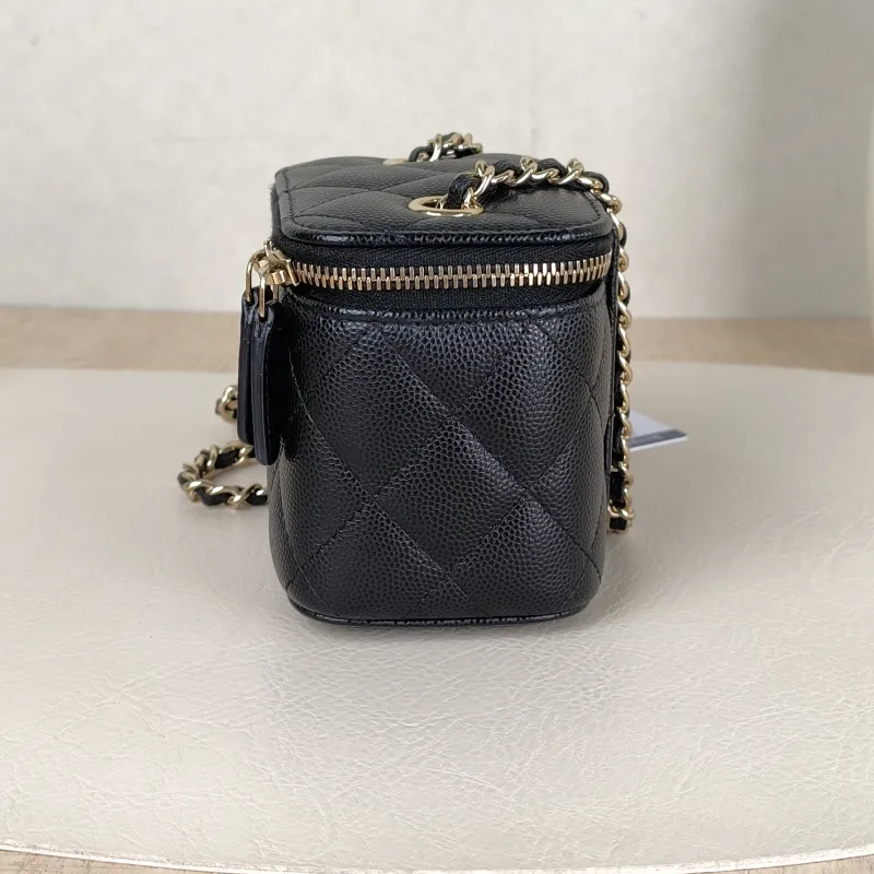 Chanel Crossbody Bag Edition Black Grained Calfskinmini11 × 7 × 9 cm — detail view 12 of 12