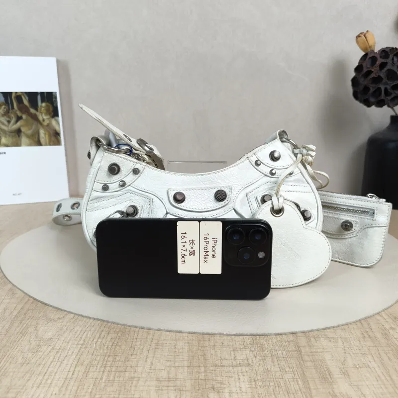 BALENCIAGA Crossbody Bag LE CAGOLE White Lambskin XS26 × 7 × 16 cm — cover view 4 of 5