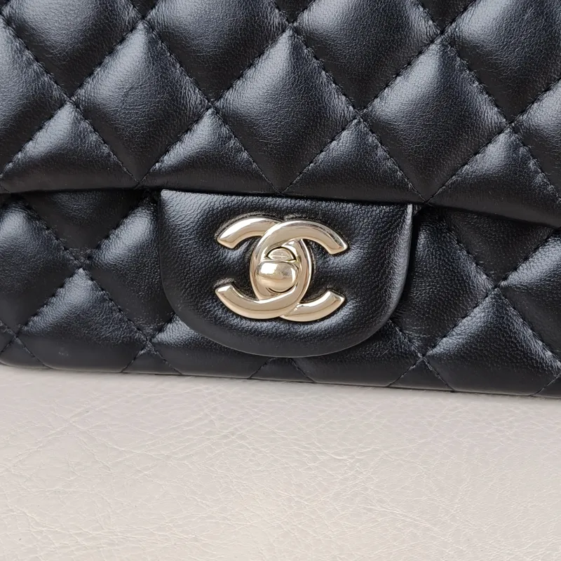 Chanel Crossbody Bag Classic Flap Mini CF Mini Black SL ambskin Mini 17 × 8 × 13.5 cm — detail view 12 of 13