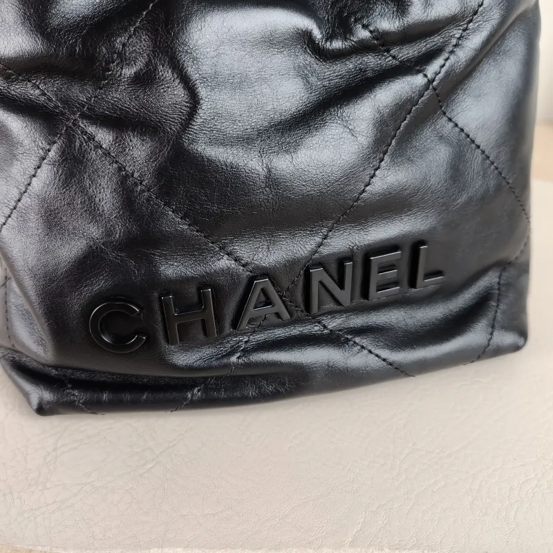 Chanel Shoulder Bag22Bag Black CC alfskinmini20 × 6 × 19 cm — detail view 12 of 12