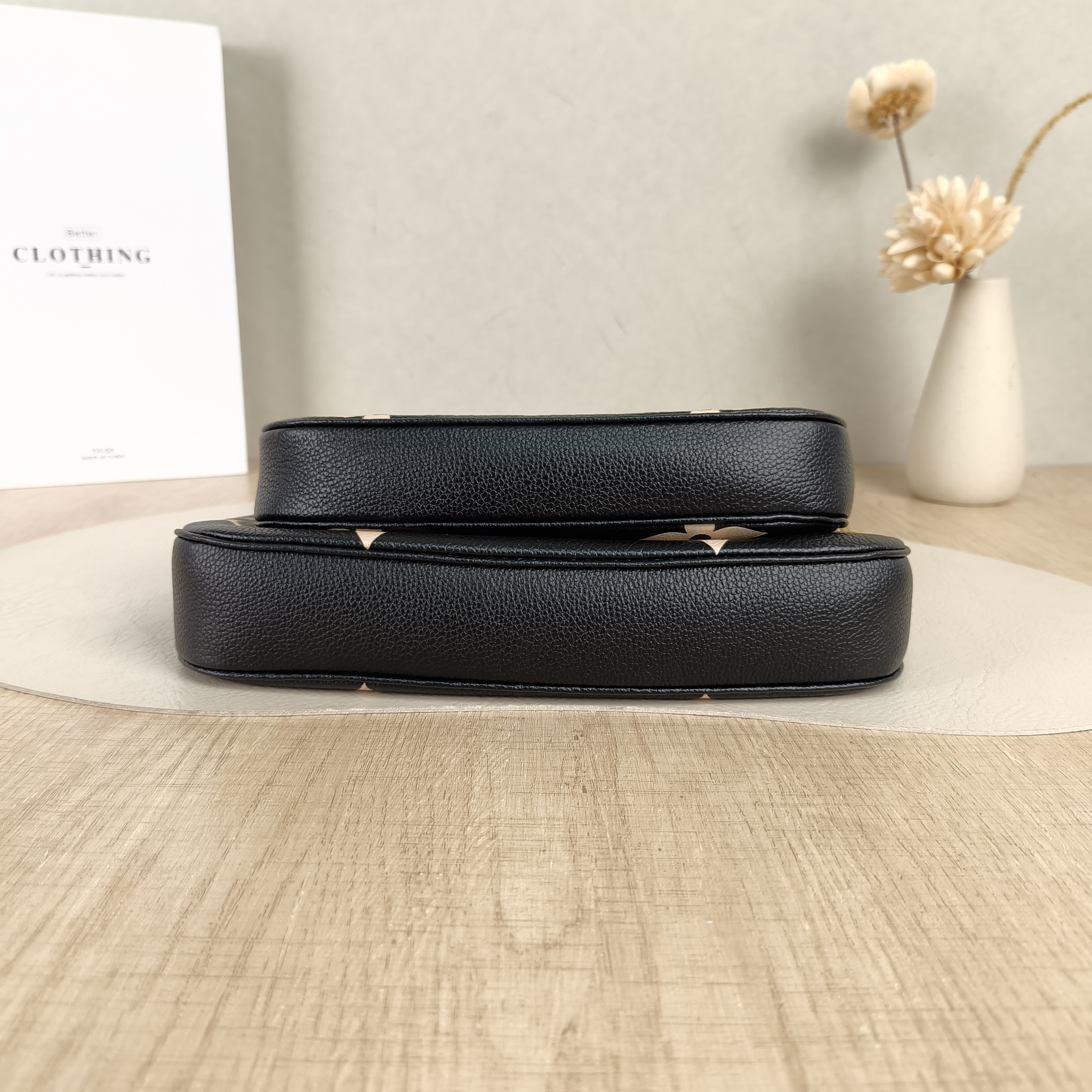 Louis Vuitton Crossbody Bag Multi Pochette Accessoires Calfskin Small25 × 4.5 × 14.5 cm — cover view 4 of 5