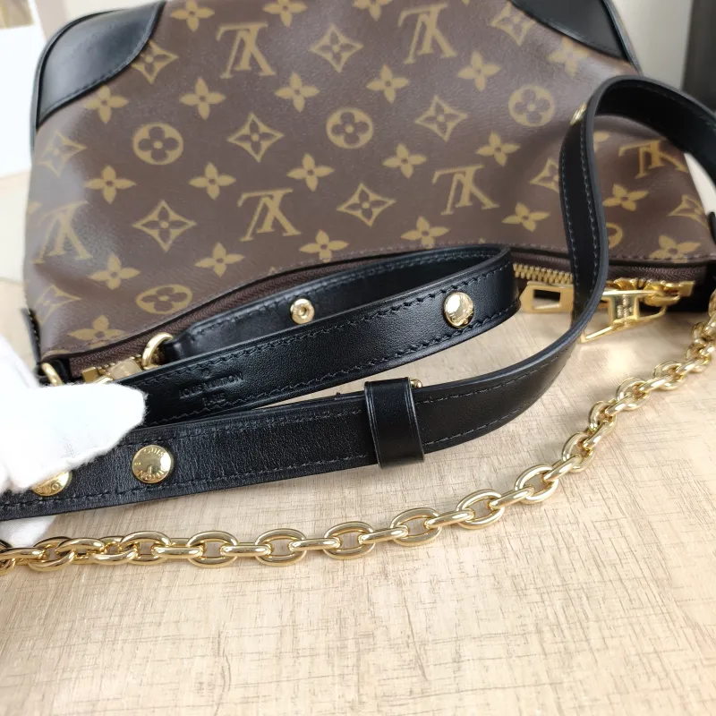 Louis Vuitton Crossbody Bag Boulogne PVC Small26 × 9.5 × 16 cm — detail view 5 of 11