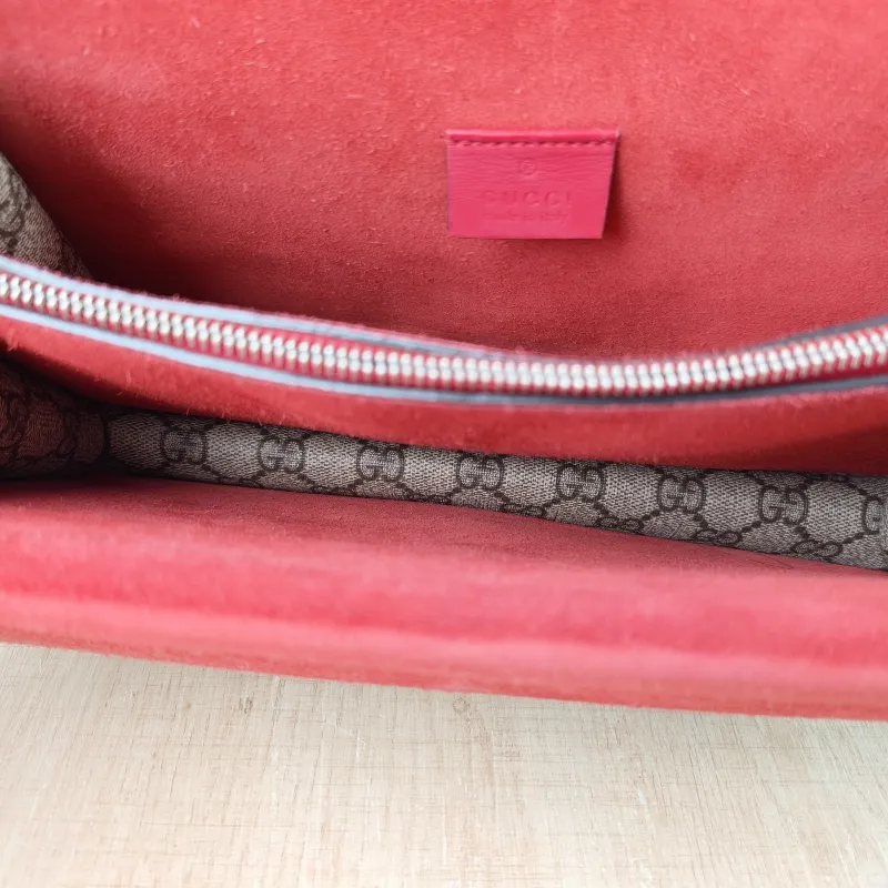 GUCCI Crossbody Bag Dionysus Red PVC Medium 28 × 9 × 17 cm — detail view 13 of 13