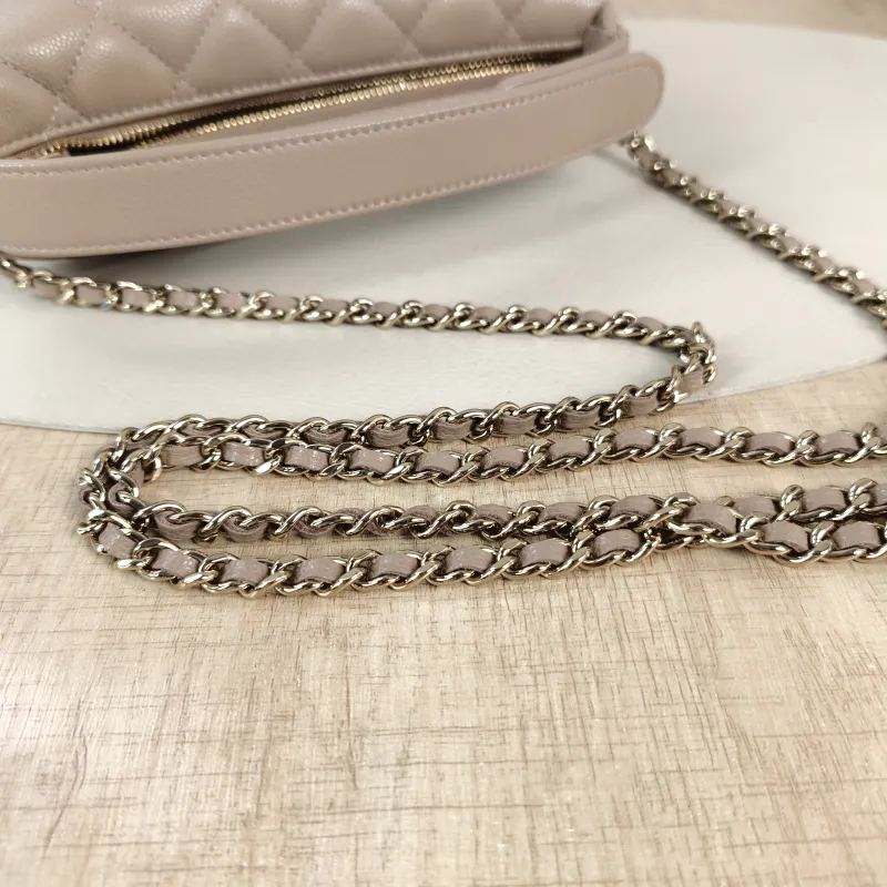 Chanel Crossbody Bag Crossbody Bag Calfskin One Size21.5 × 7.5 × 19 cm — detail view 11 of 12