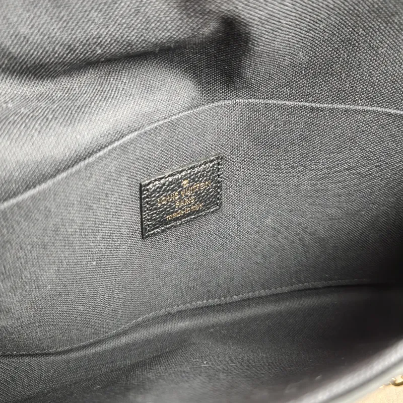 Louis Vuitton Crossbody Bag Pochette Félicie Black Calfskin Small21 × 3 × 12 cm — detail view 11 of 14