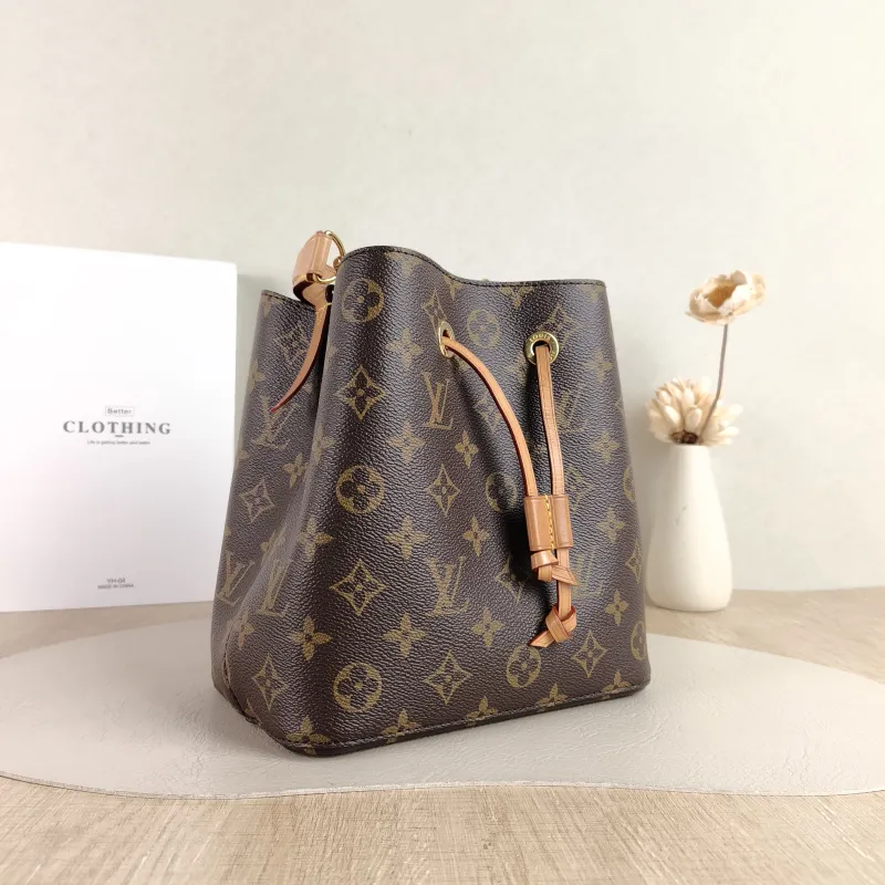 Louis Vuitton Crossbody Bag NÉONOÉ Bucket Bag BB Monogram PVC BB 20 × 13 × 20 cm — cover view 2 of 5