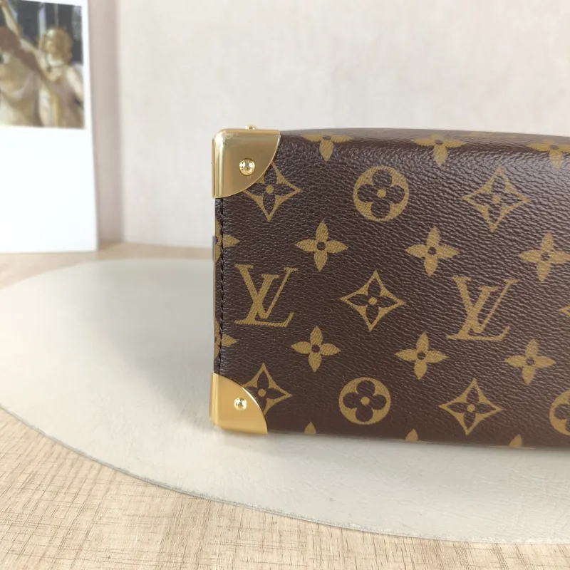 Louis Vuitton Crossbody Bag Speedy Trunk 20 Monogram PVC Small 20.5 × 11 × 13.5 cm — detail view 5 of 12