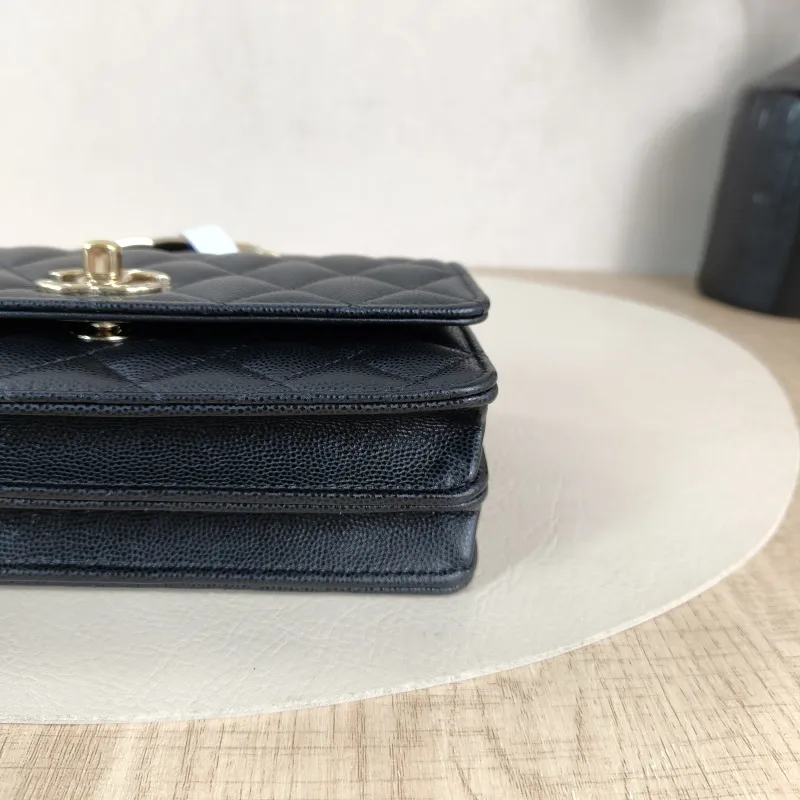 Chanel Crossbody Bag coco crush woc Black Grained Calfskin One Size 19.2 × 6 × 11 cm — detail view 7 of 15