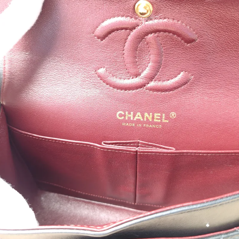 Chanel Crossbody Bag Classic Flap CF Black Lambskin Small23 × 6 × 14.5 cm — detail view 8 of 11