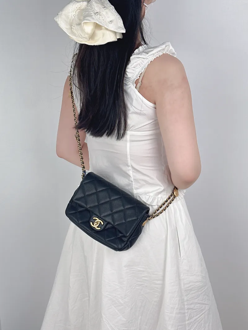 Chanel Crossbody Bag22a Black Grained Calfskin One Size20 × 6 × 15 cm — on-model view 2 of 2
