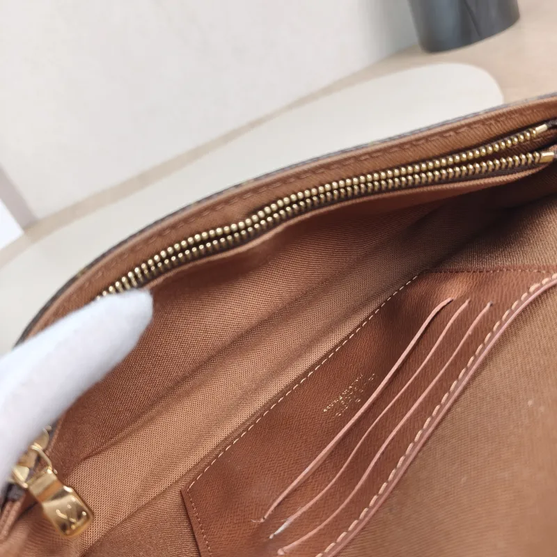 Louis Vuitton Crossbody Bag IVY Monogram PVC Small23.5 × 4.3 × 12 cm — detail view 9 of 13