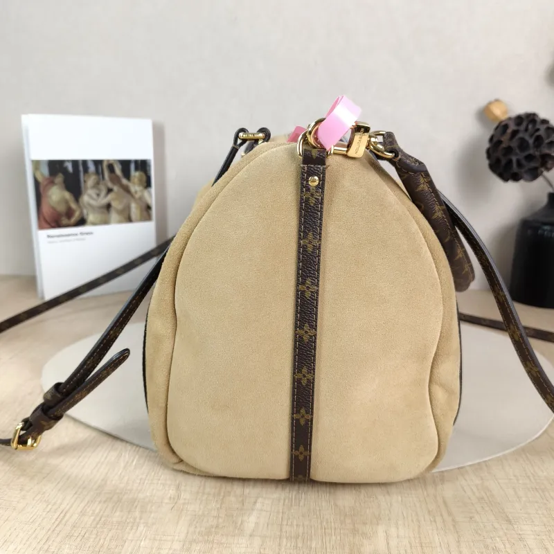 Louis Vuitton Shoulder Bag EXPRESS Shoulder Bag Suede Medium 36 × 18.5 × 24 cm — detail view 3 of 10