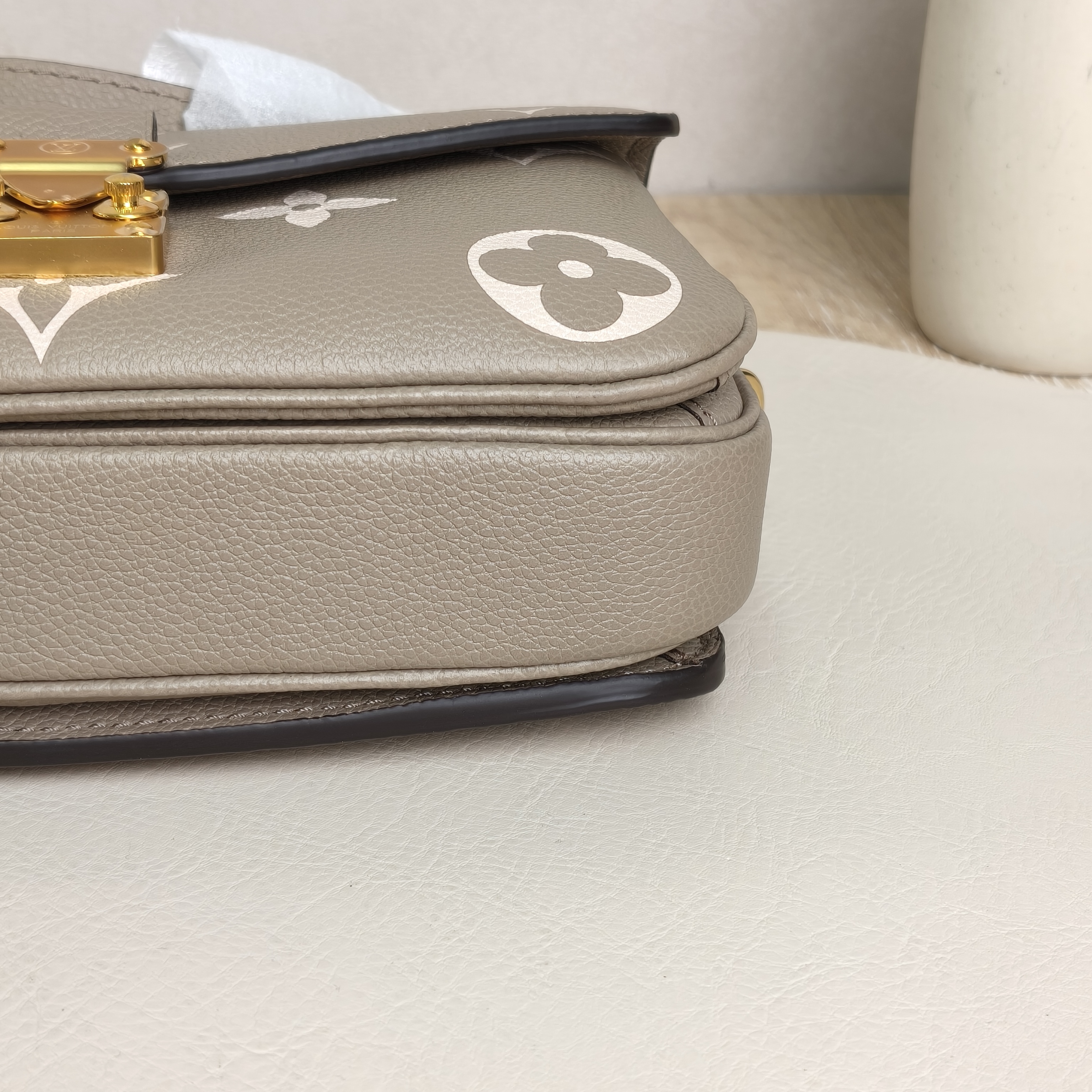 Louis Vuitton pochettemetiseastwest Messenger Bag Calfskin Microchip Edition · Two Straps · 21.5 × 6 × 13.5 cm — cover view 9 of 13