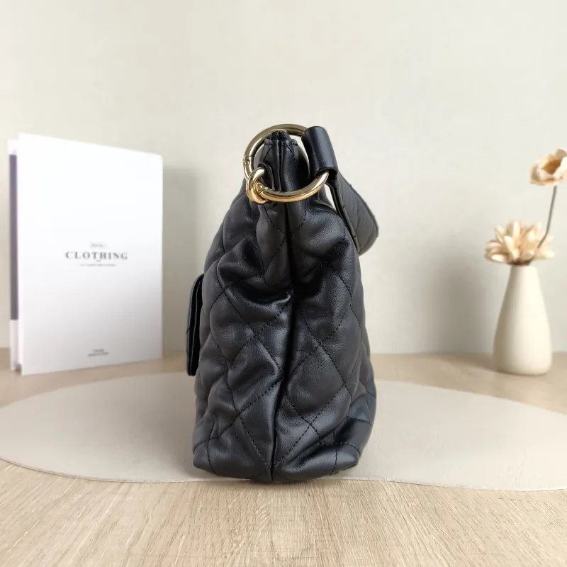 Chanel Shoulder Bag hobo Black Lambskin One Size 27.5 × 10 × 22 cm — detail view 8 of 13