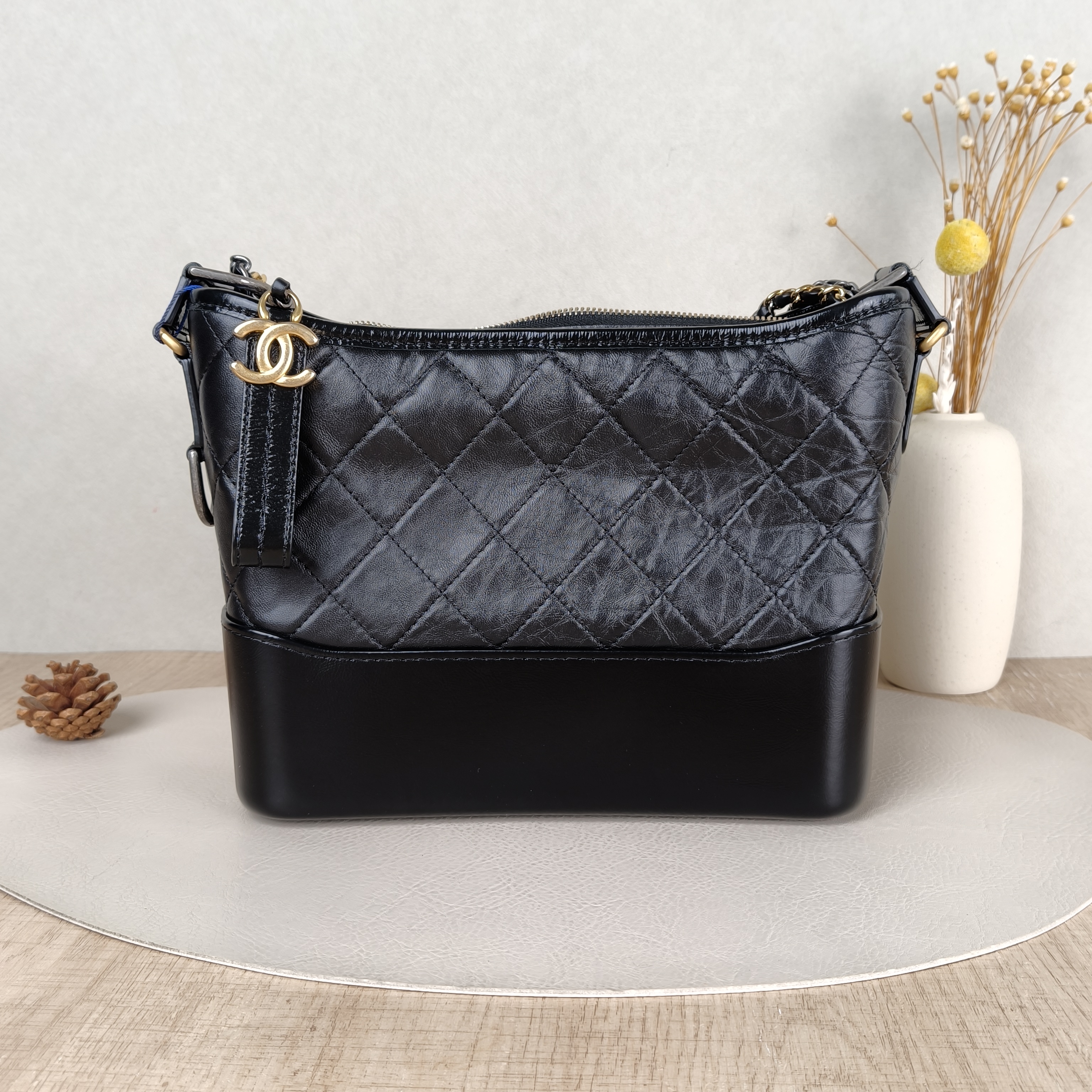 Chanel Crossbody Bag Gabrielle Gabrielle Bag Black CC alfskin Medium26 × 9 × 20 cm