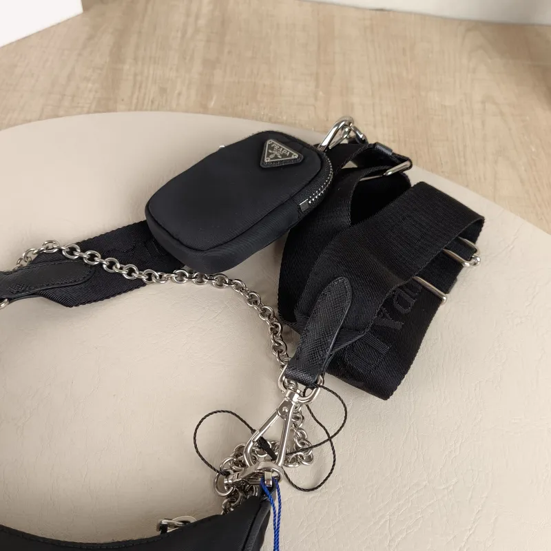 PRADA Crossbody Bag Re-Edition 2005 Hobo Black Nylon Mini 22 × 6 × 18 cm — detail view 5 of 12