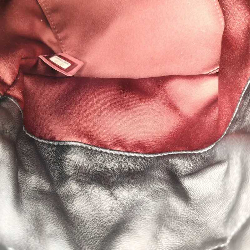 Chanel Shoulder Bag Pearl Bucket Bag Black Lambskin One Size 12 × 12 × 17.5 cm 30 — detail view 11 of 12