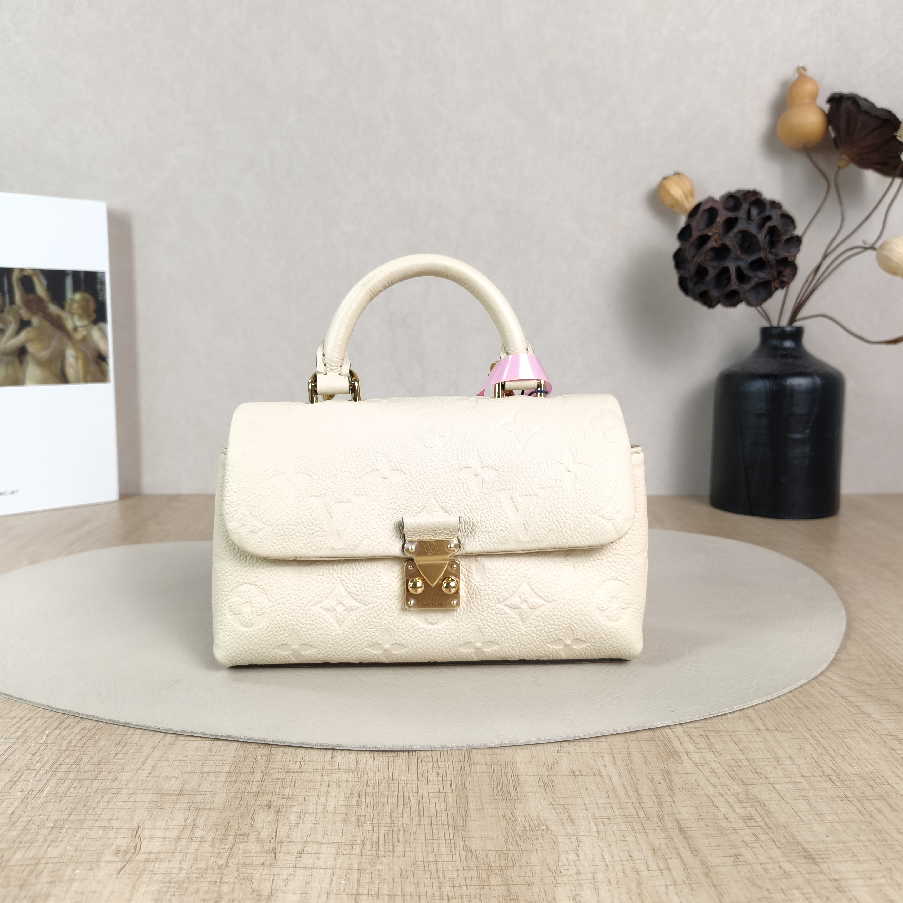 Louis Vuitton Crossbody Bag MADELEINE White Empreinte Embossed Calfskinnano21 × 6 × 12.5 cm