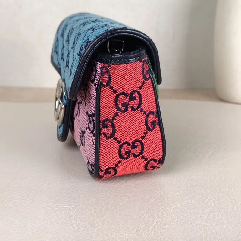 GUCCI Crossbody Bag GG Marmont Mini Marmont Mini Canvasmini16.5 × 4.5 × 9.5 cm — detail view 2 of 11