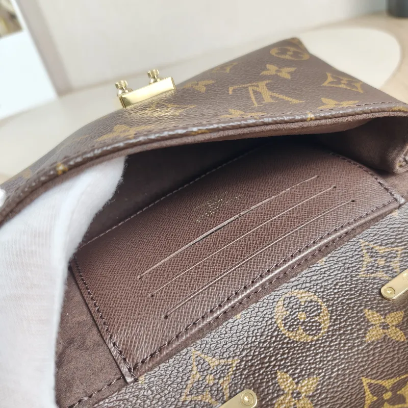 Louis Vuitton Crossbody Bag MADELEINE Monogram PV Cnano21 × 6 × 12.5 cm — detail view 13 of 13