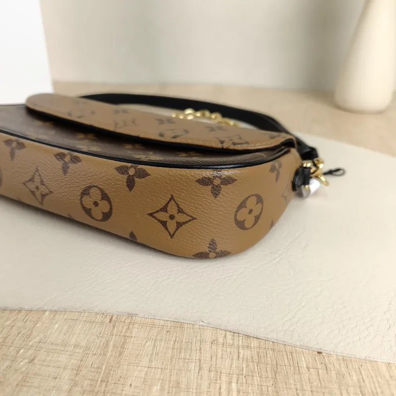 Louis Vuitton Crossbody Bag IVY Monogram PVC Small23.5 × 4.3 × 12 cm — detail view 10 of 11