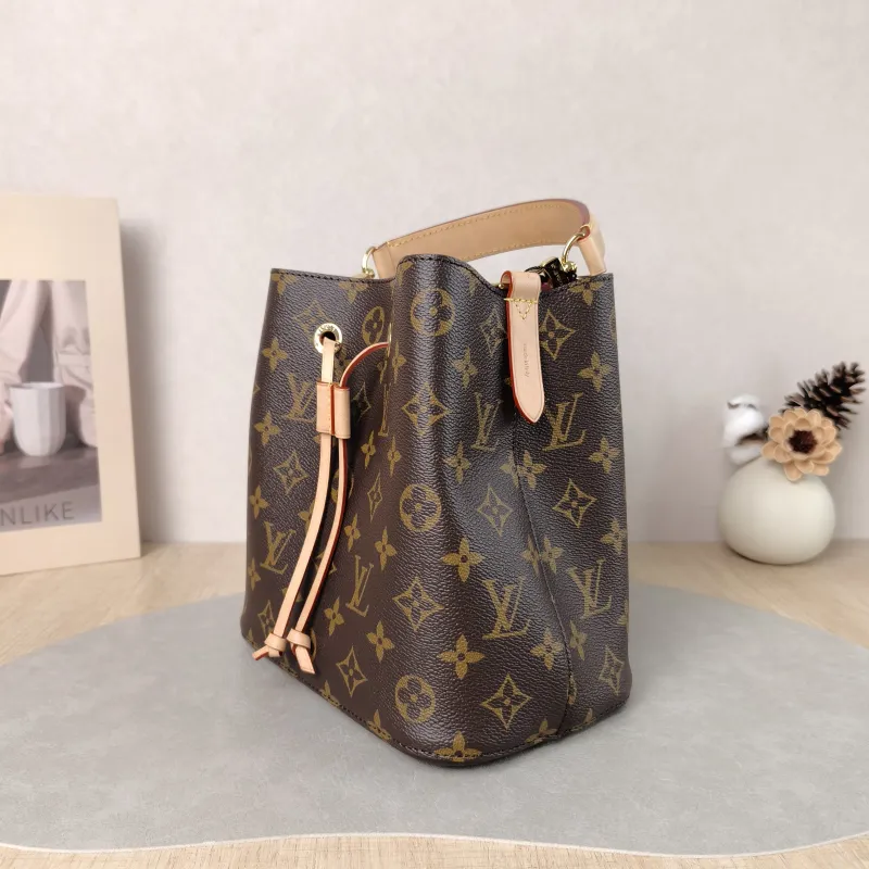 Louis Vuitton Crossbody Bag NÉONOÉ Bucket Bag BB Monogram PVC BB 20 × 13 × 20 cm — cover view 5 of 6