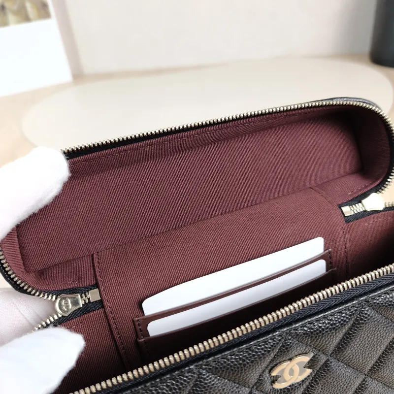 Chanel Crossbody Baglp Box Bag Top Handle Crossbody Bag Black Grained Calfskin 19.5 × 5 × 17 cm — detail view 6 of 14