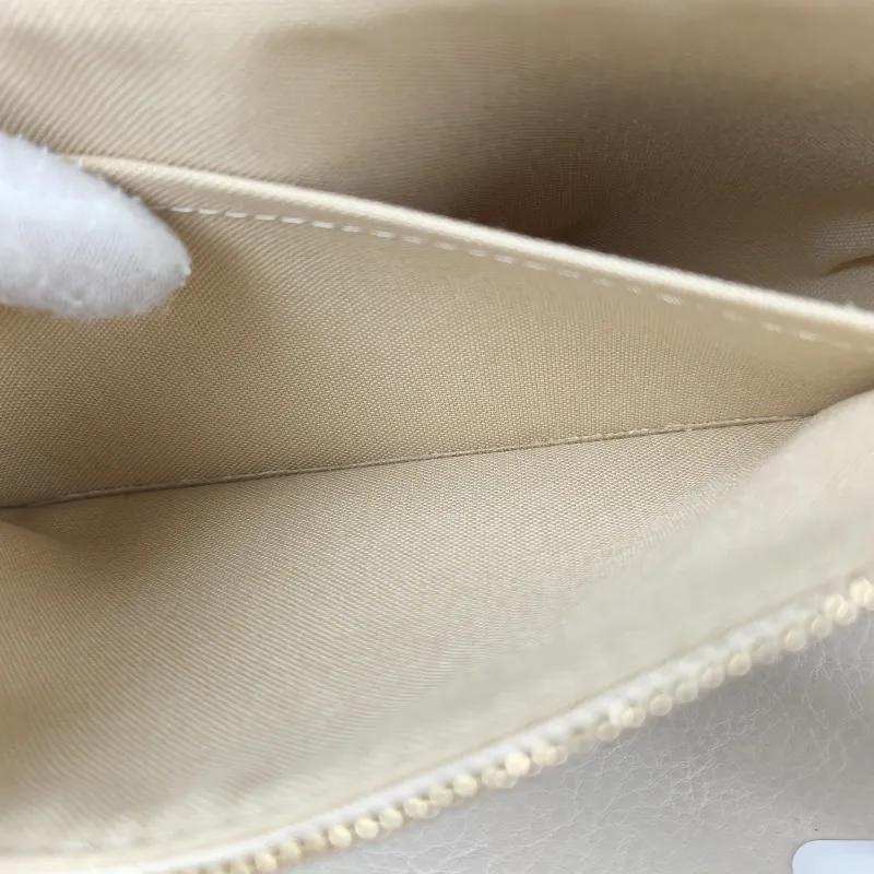 Louis Vuitton Shoulder Bag Vintage PVC Large 21 × 3 × 13 cm — detail view 10 of 10