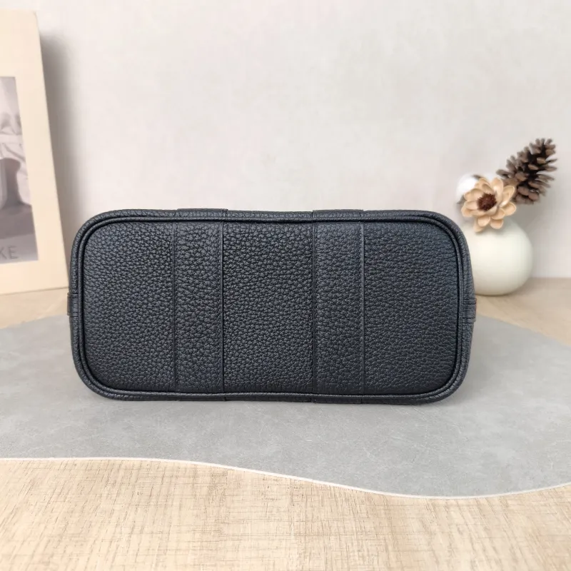 Hermès Top Handle Bag Neo Garden 23 Mini Black · Beige Canvas · Negonda Calfskin Mini 23 × 10 × 16 cm G — cover view 2 of 6