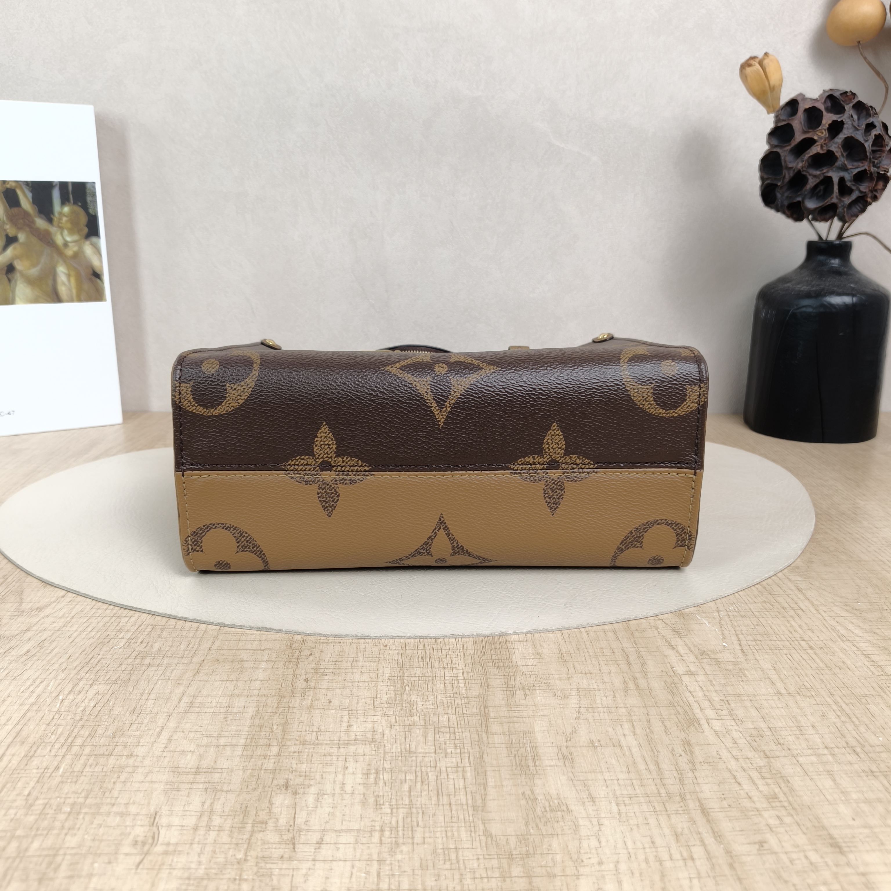 Louis Vuitton Shoulder Bag Onthego Monogram PVC Small25 × 11.5 × 19 cm — cover view 3 of 6