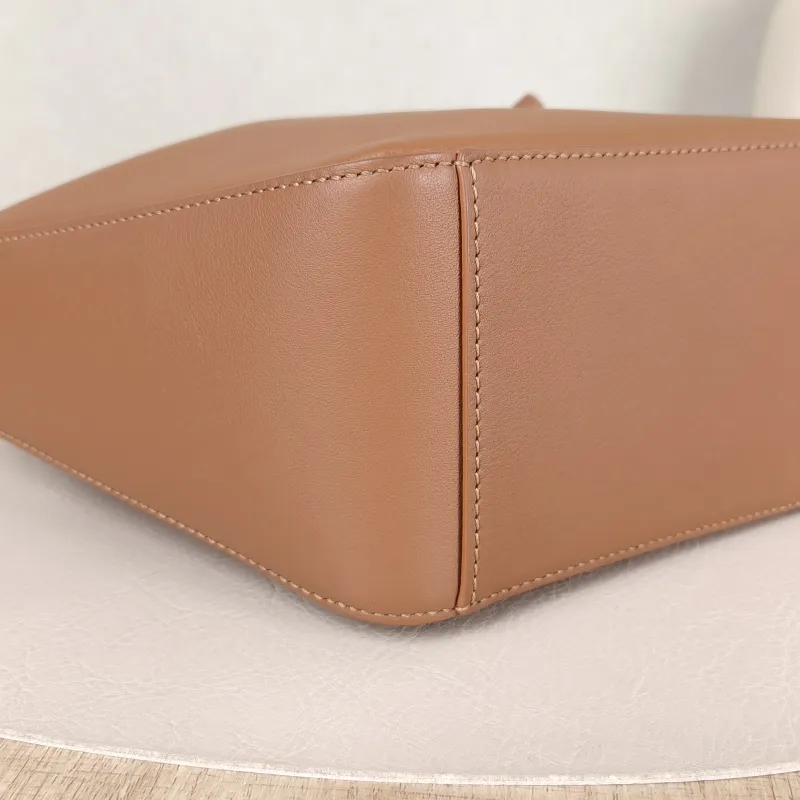 LOEWE Shoulder Bag Calfskinmini28 × 9.5 × 17 cm — detail view 1 of 12