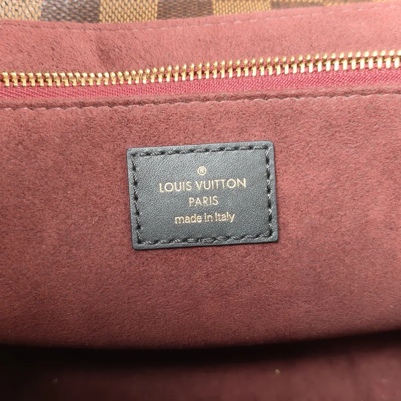 Louis Vuitton Shoulder Bag VAVIN Red · PVC Small 25 × 9.5 × 17 cm — detail view 9 of 14