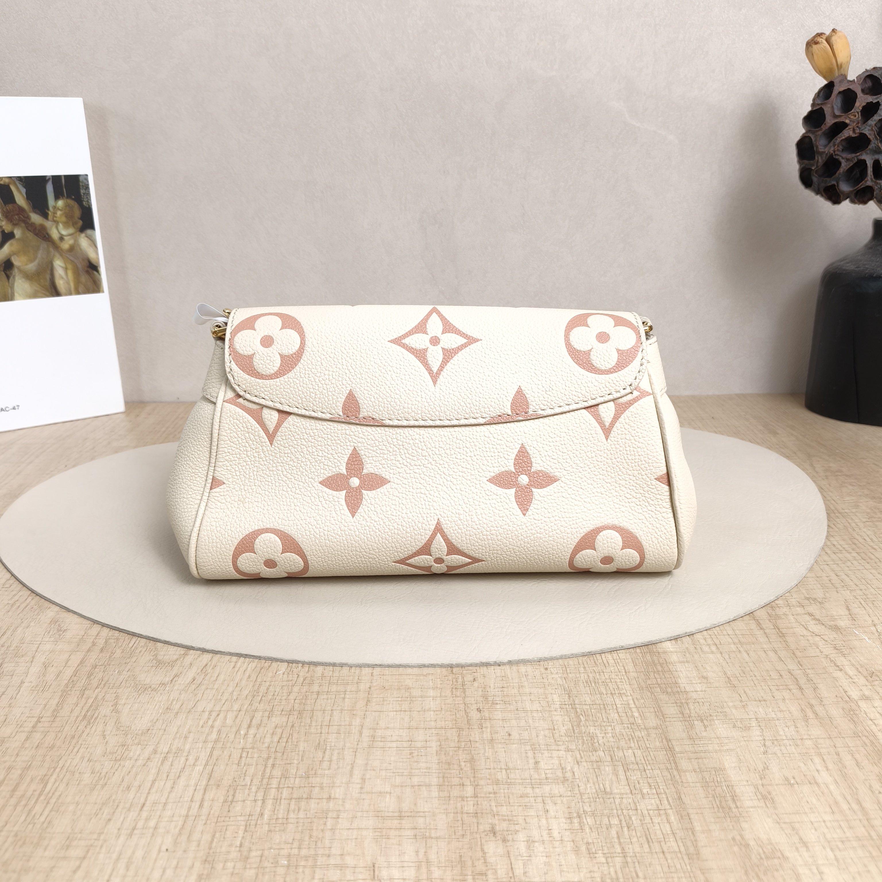 Louis Vuitton Crossbody Bag Favorite White · Pink Monogram Empreinte Embossed Calfskin Medium24 × 9 × 14 cm — cover view 5 of 5