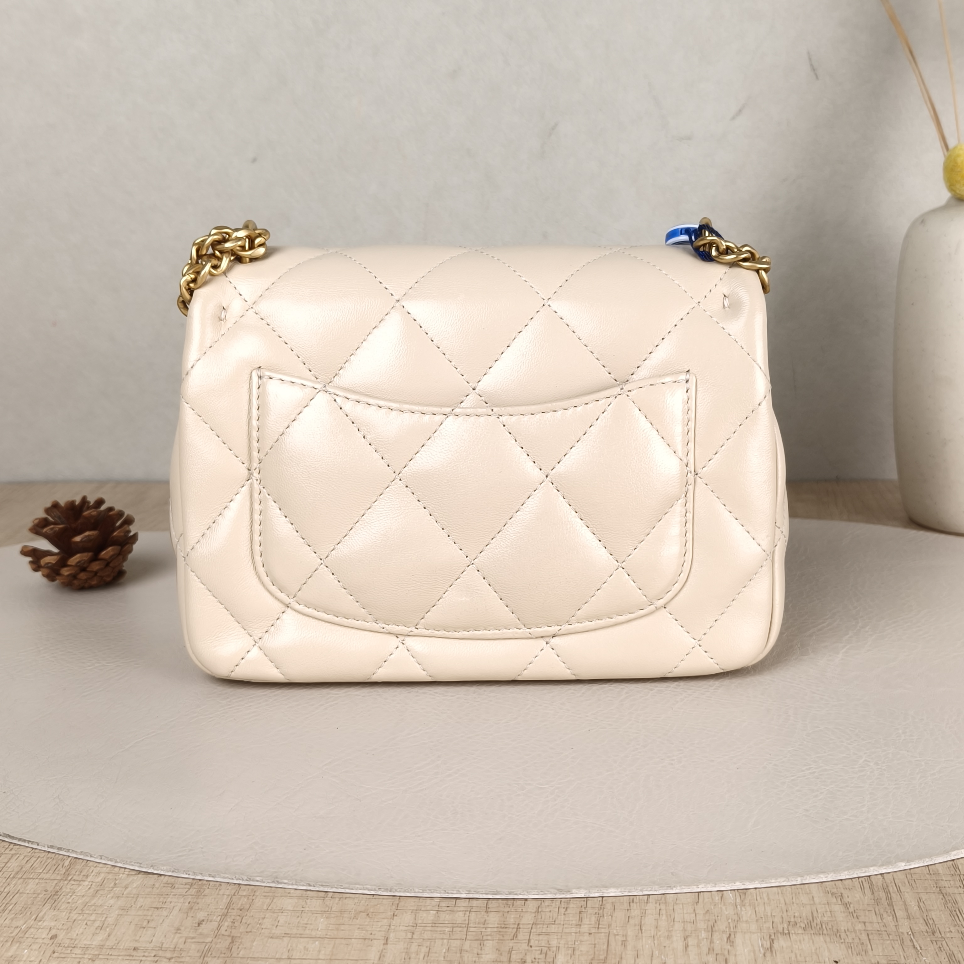 Chanel Crossbody Bag Beige Lambskin One Size18 × 6 × 14 cm — cover view 2 of 5