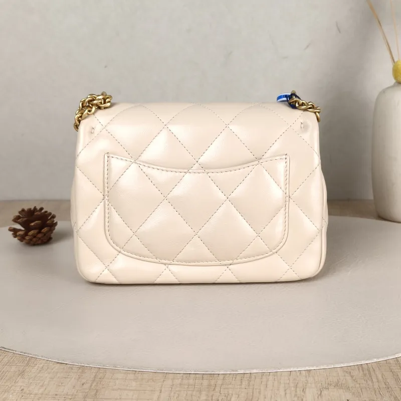 Chanel Crossbody Bag Beige Lambskin One Size18 × 6 × 14 cm — cover view 2 of 5