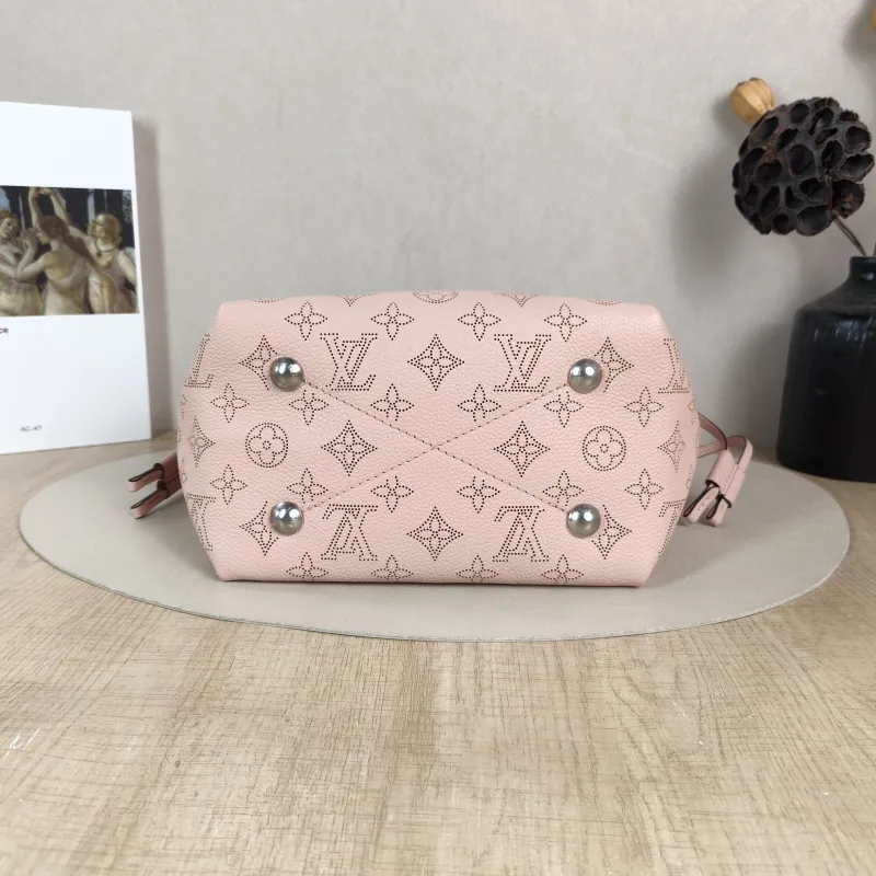 Louis Vuitton Crossbody Bag BELLA Pink Calfskin 22 × 14 × 19 cm — cover view 2 of 5