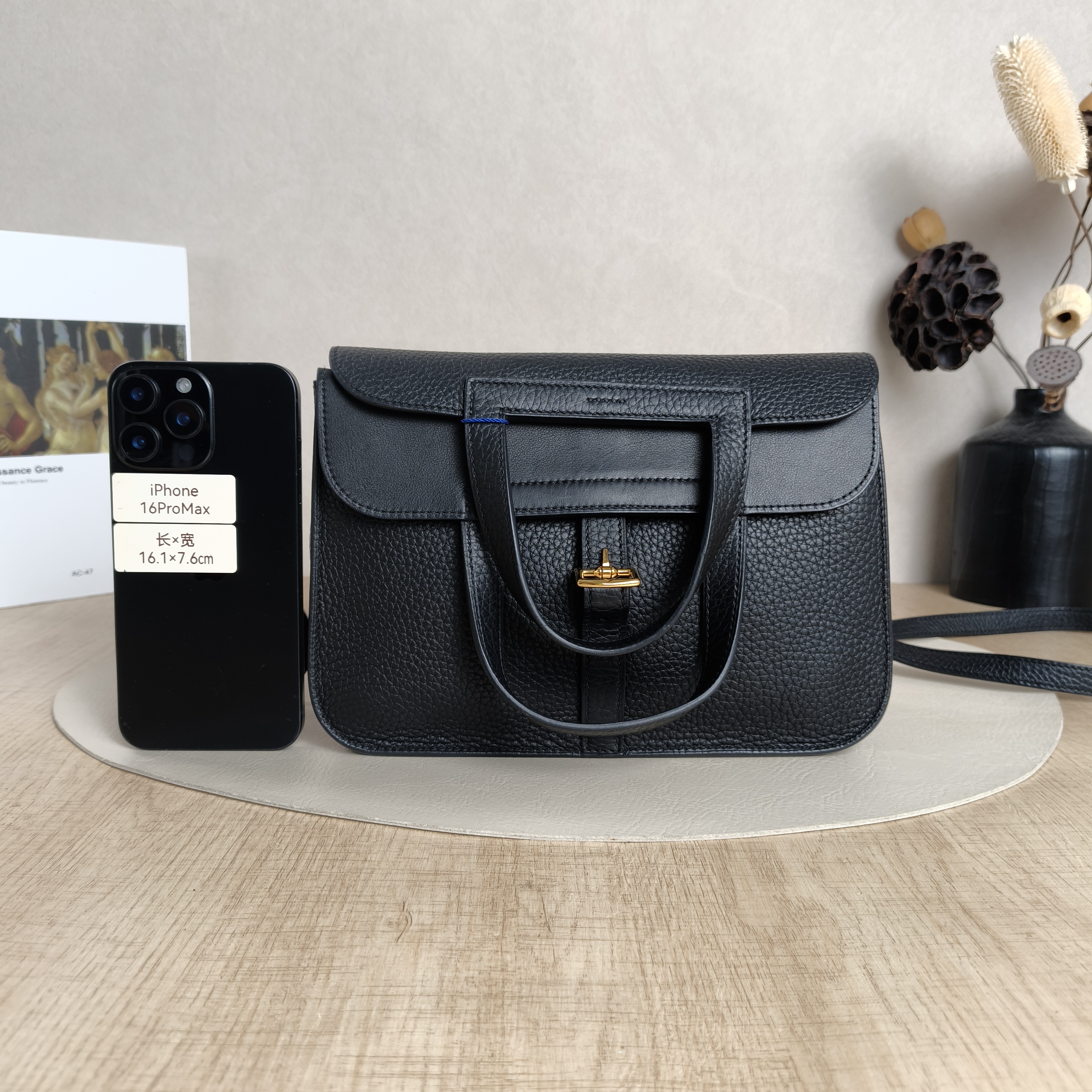 Hermès Shoulder Bag Halzan 25Black Taurillon Clemence TC Calfskin Small25 × 8 × 17 cm — cover view 10 of 12