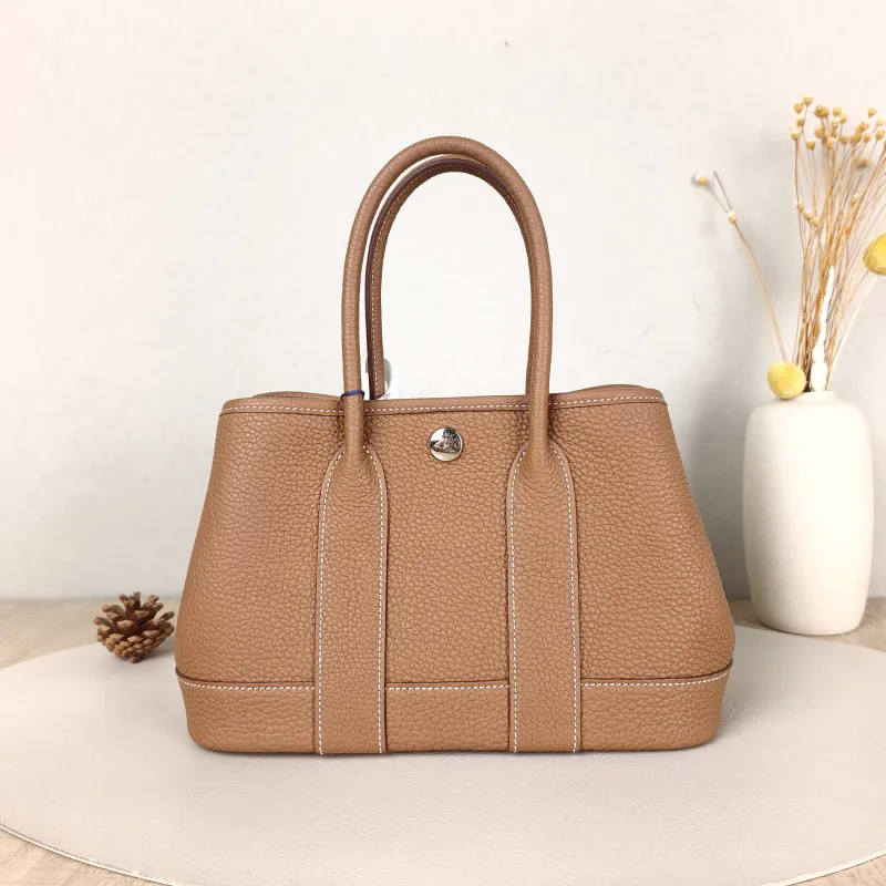 Hermès Top Handle Bag Neo Garden 23 Mini37 Brown Negonda Calfskinmini23 × 10 × 16 cm — cover view 4 of 5