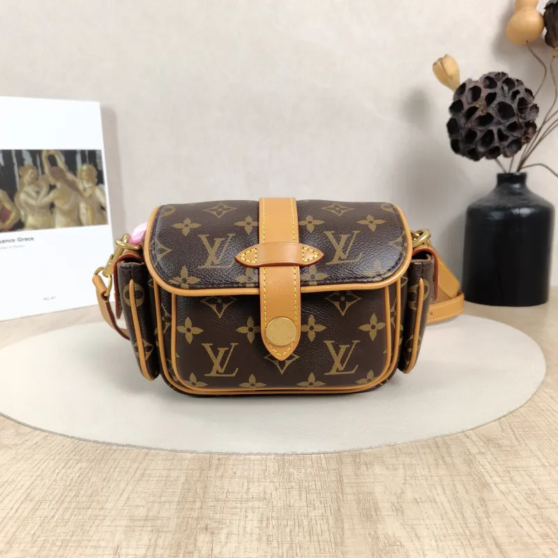 Louis Vuitton Crossbody Bag CARGO Camera Bag Monogram PV Cmini23 × 10 × 14 cm