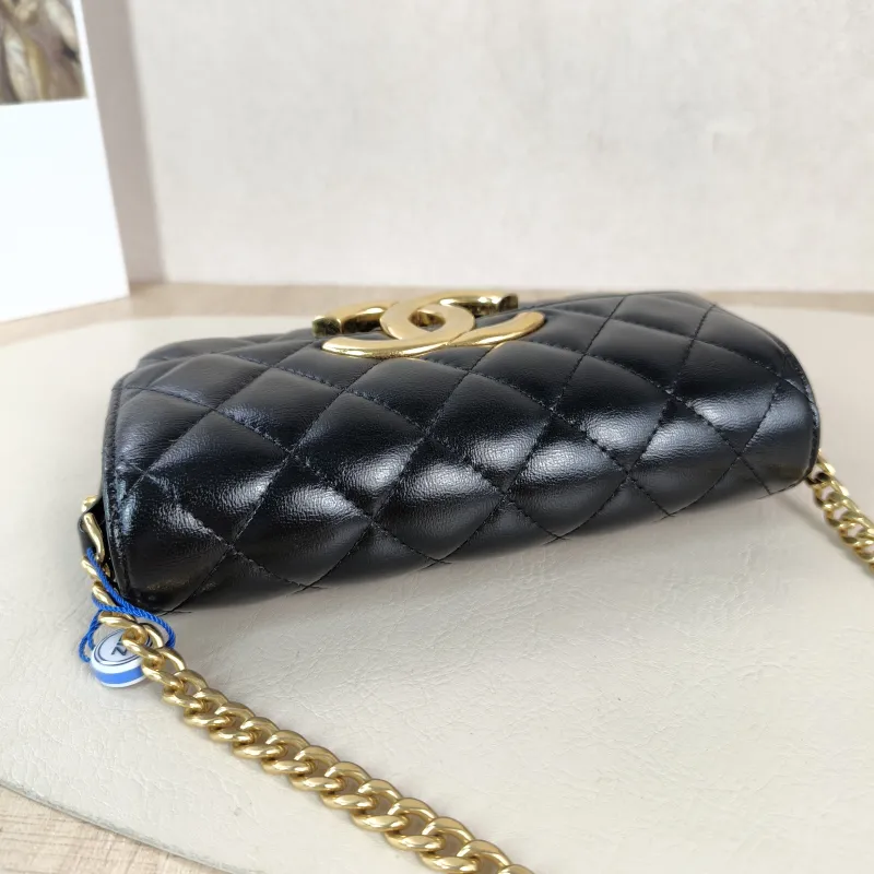 Chanel Crossbody Bag C logo Crossbody Bag Black with Gold-Tone Hardware Lambskin One Size 17 × 4 × 10 cm — detail view 8 of 11