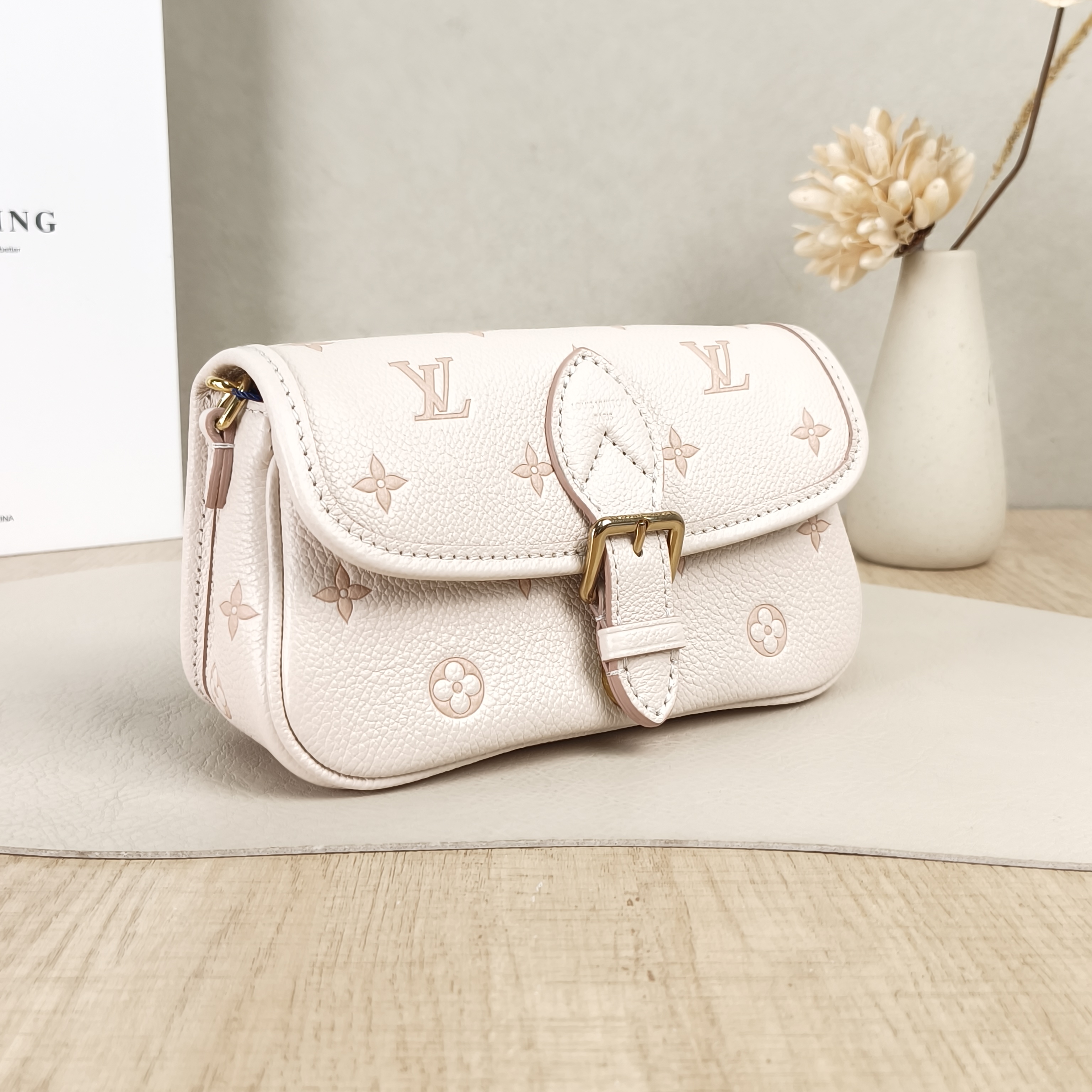 Louis Vuitton Crossbody Bag Diane Baguette Bag Pink · White Calfskinnano19 × 6 × 10.5 cm — cover view 6 of 6