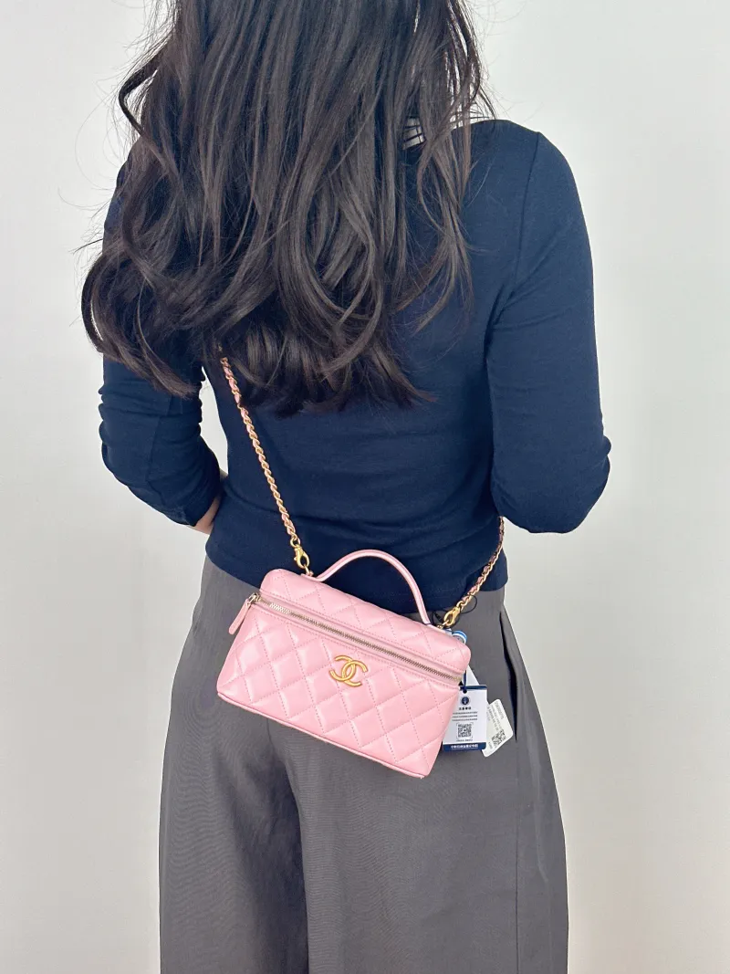 Chanel Crossbody Bag lp Box Bag Top Handle Crossbody Bag Pink Calfskin One Size 19.5 × 5 × 17 cm — on-model view 1 of 2