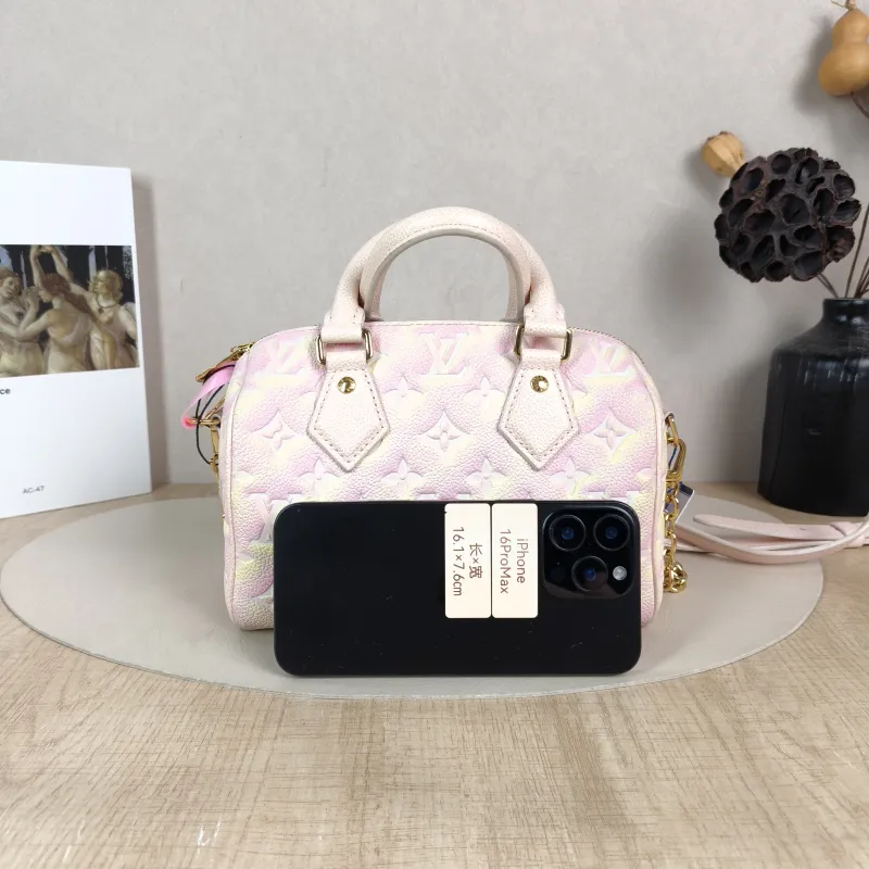Louis Vuitton Crossbody Bag Speedy20 Collection · Calfskin One Size 20.5 × 12 × 13.5 cm — cover view 5 of 5