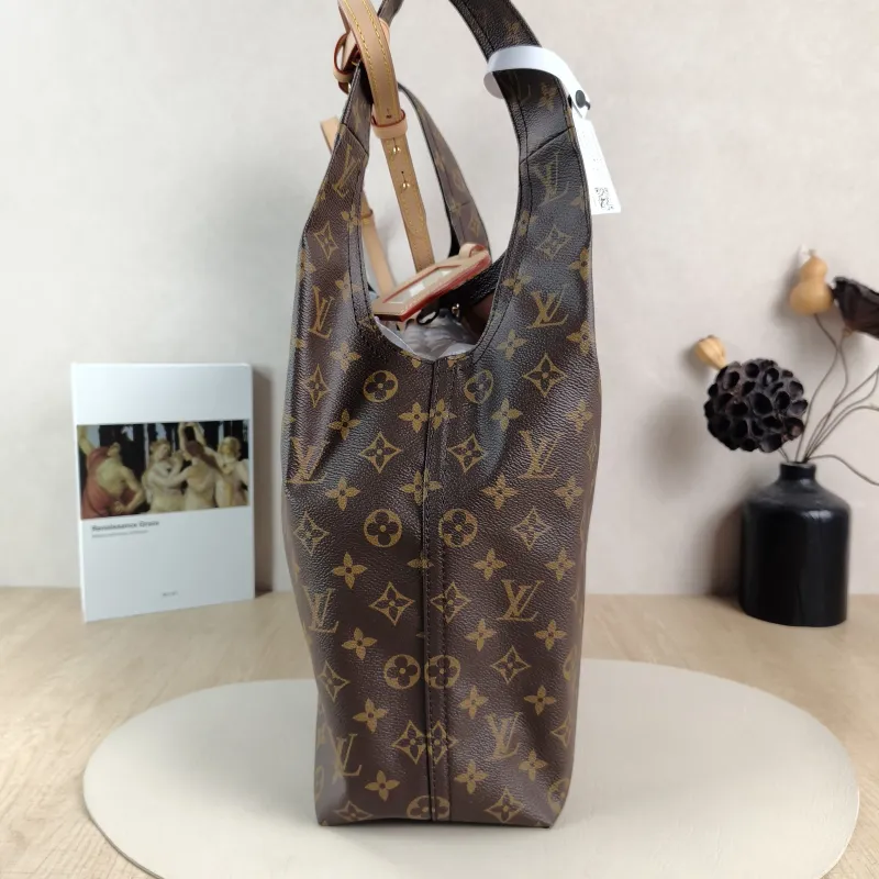 Louis Vuitton Top Handle Bag ATLANTIS Monogram PVC Large 34 × 13.5 × 34 cm — detail view 5 of 15