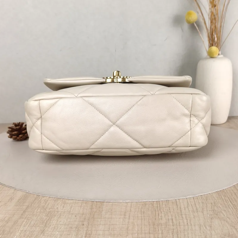 Chanel Crossbody Bag 19Bag Beige Lambskin Small 26 × 9 × 16 cm 30 — cover view 3 of 5