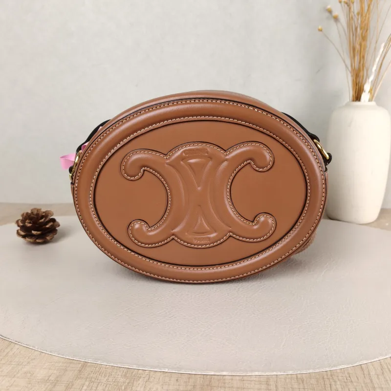 CELINE Crossbody Bag Cuir Triomphe Brown Calfskin Large 20 × 6 × 15 cm — cover view 4 of 6