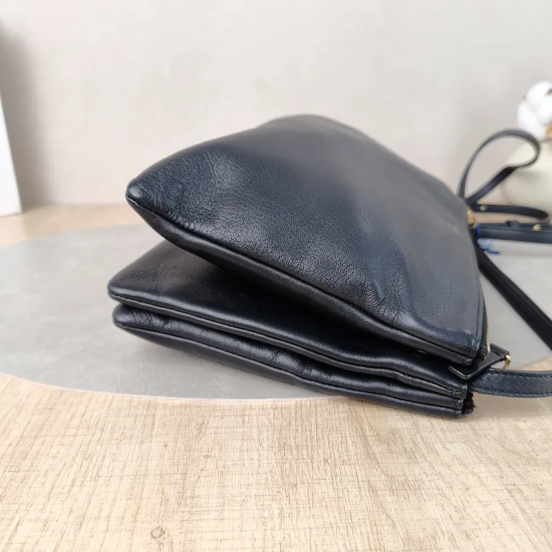 CELINE Crossbody Bag Trio Messenger Bag Black Lambskin Large25.5 × 5 × 17.5 cm — detail view 3 of 10