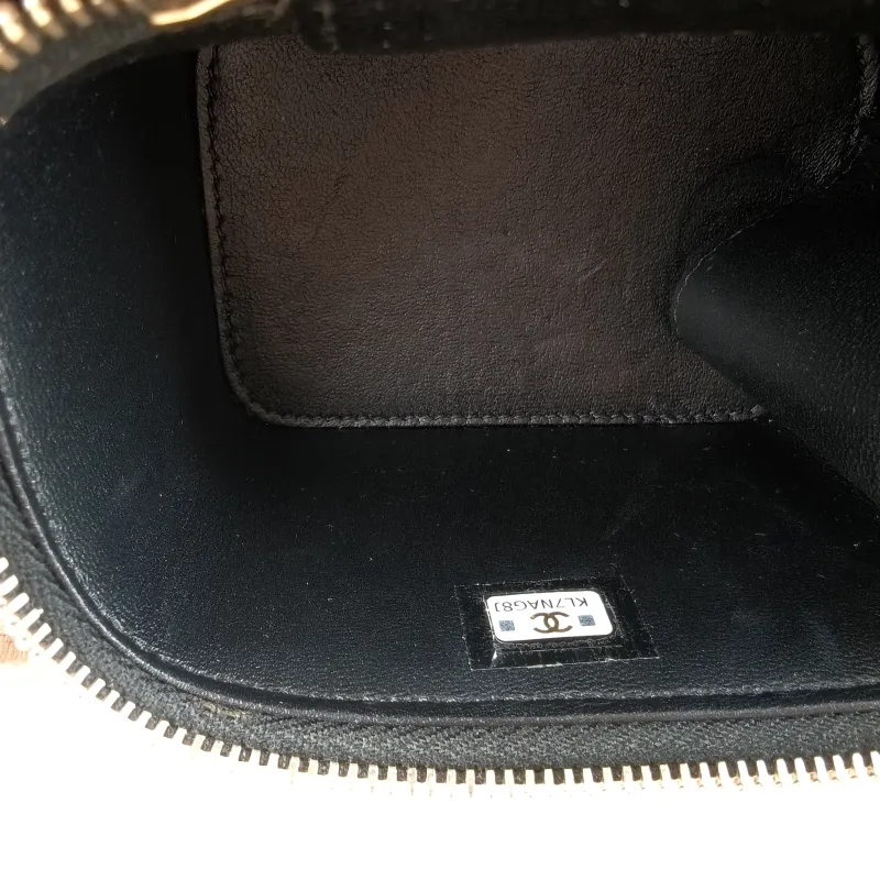 Chanel Crossbody Bag Edition Black Grained Calfskin nano 10 × 7 × 9 cm — detail view 1 of 11