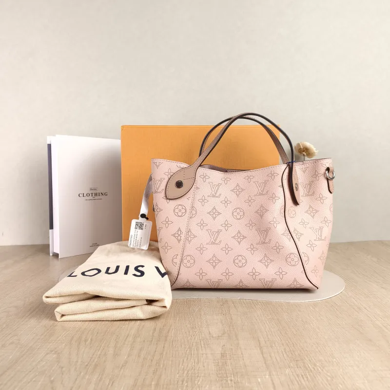 Louis Vuitton Shoulder Bag Hina Pink Calfskin Small 23 × 13 × 21 cm — cover view 5 of 6